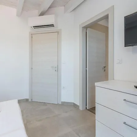 Luna Villa Pomer