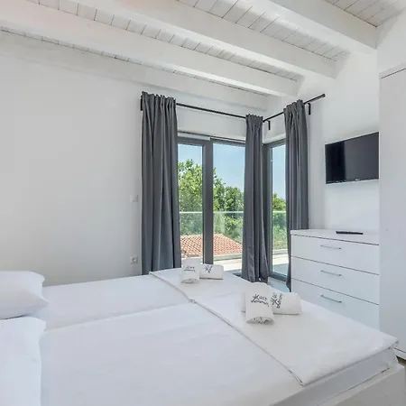 Luna Villa